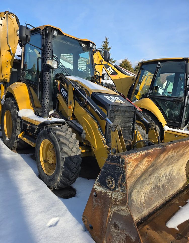 Caterpillar - Экскаватор-погрузчик: фото 1 Caterpillar - Экскаватор-погрузчик: фото 1