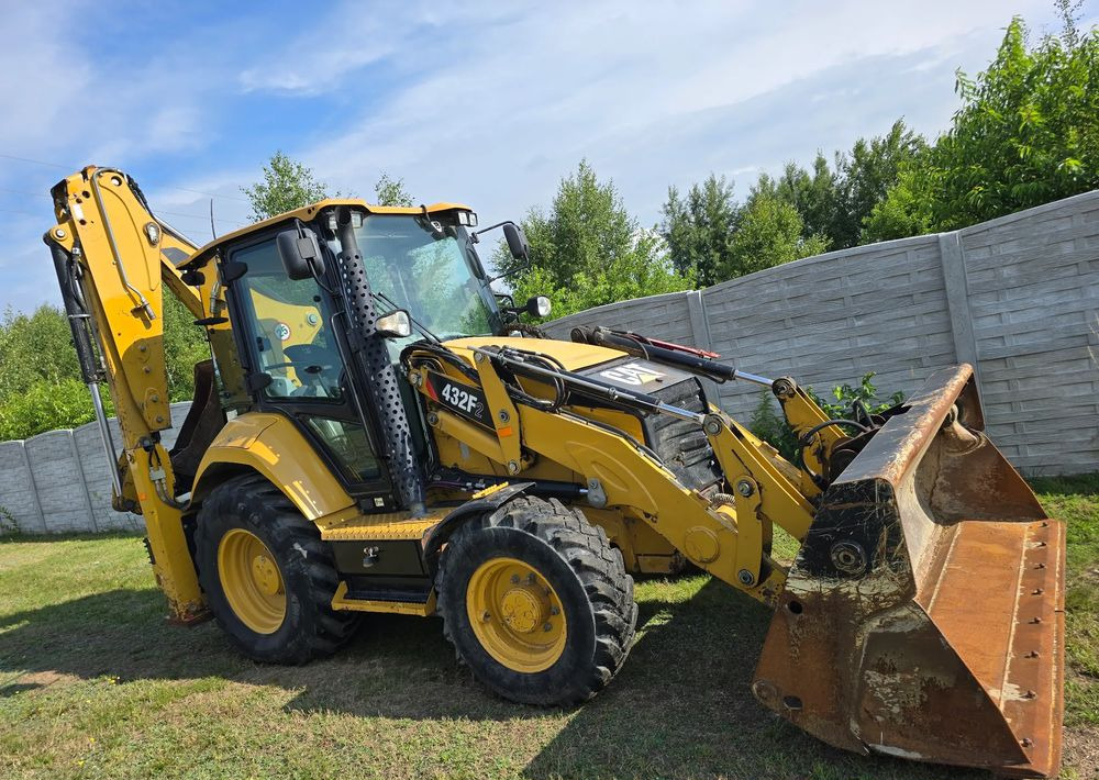Caterpillar - Экскаватор-погрузчик: фото 2 Caterpillar - Экскаватор-погрузчик: фото 2