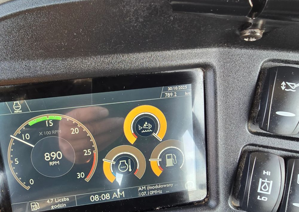 JCB - Экскаватор-погрузчик: фото 3 JCB - Экскаватор-погрузчик: фото 3