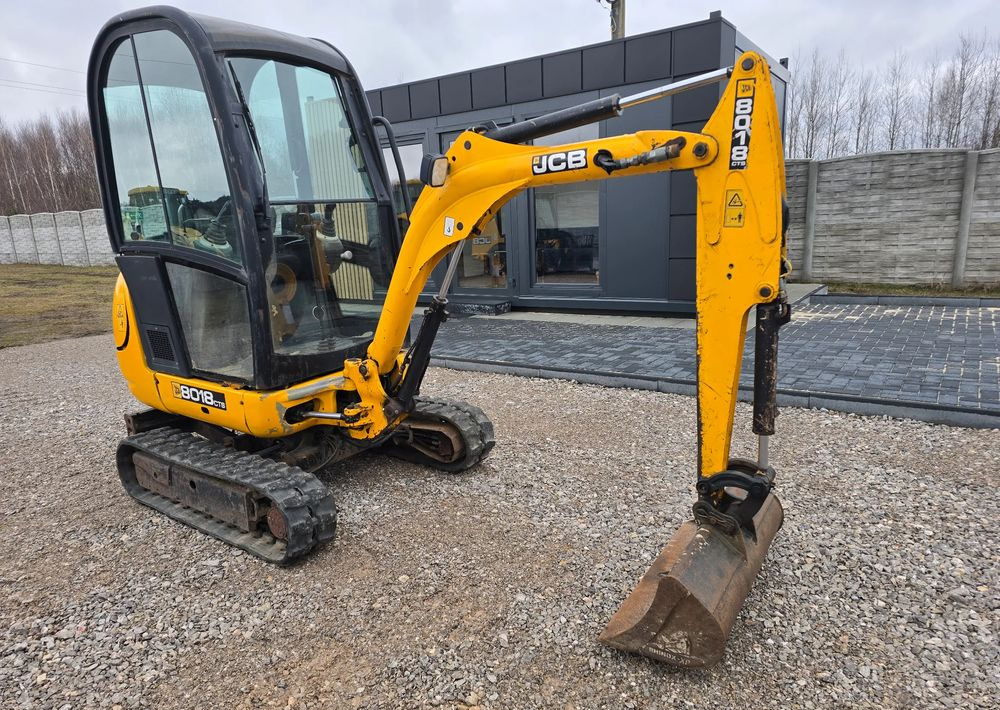 JCB - Мини-экскаватор: фото 2 JCB - Мини-экскаватор: фото 2