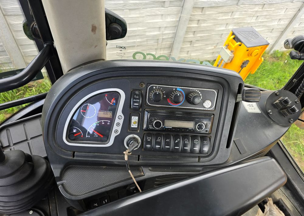 JCB - Экскаватор-погрузчик: фото 4 JCB - Экскаватор-погрузчик: фото 4