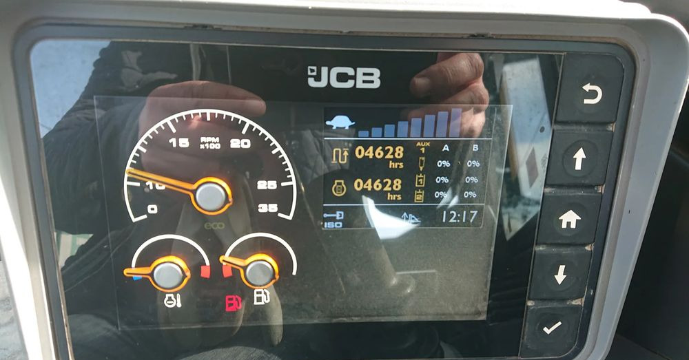 JCB - Гусеничный экскаватор: фото 5 JCB - Гусеничный экскаватор: фото 5