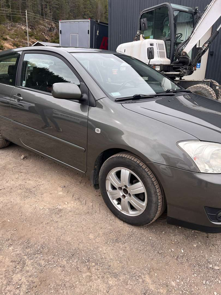 2004 Toyota Corolla 2-dørs - Легковой автомобиль: фото 2 2004 Toyota Corolla 2-dørs - Легковой автомобиль: фото 2