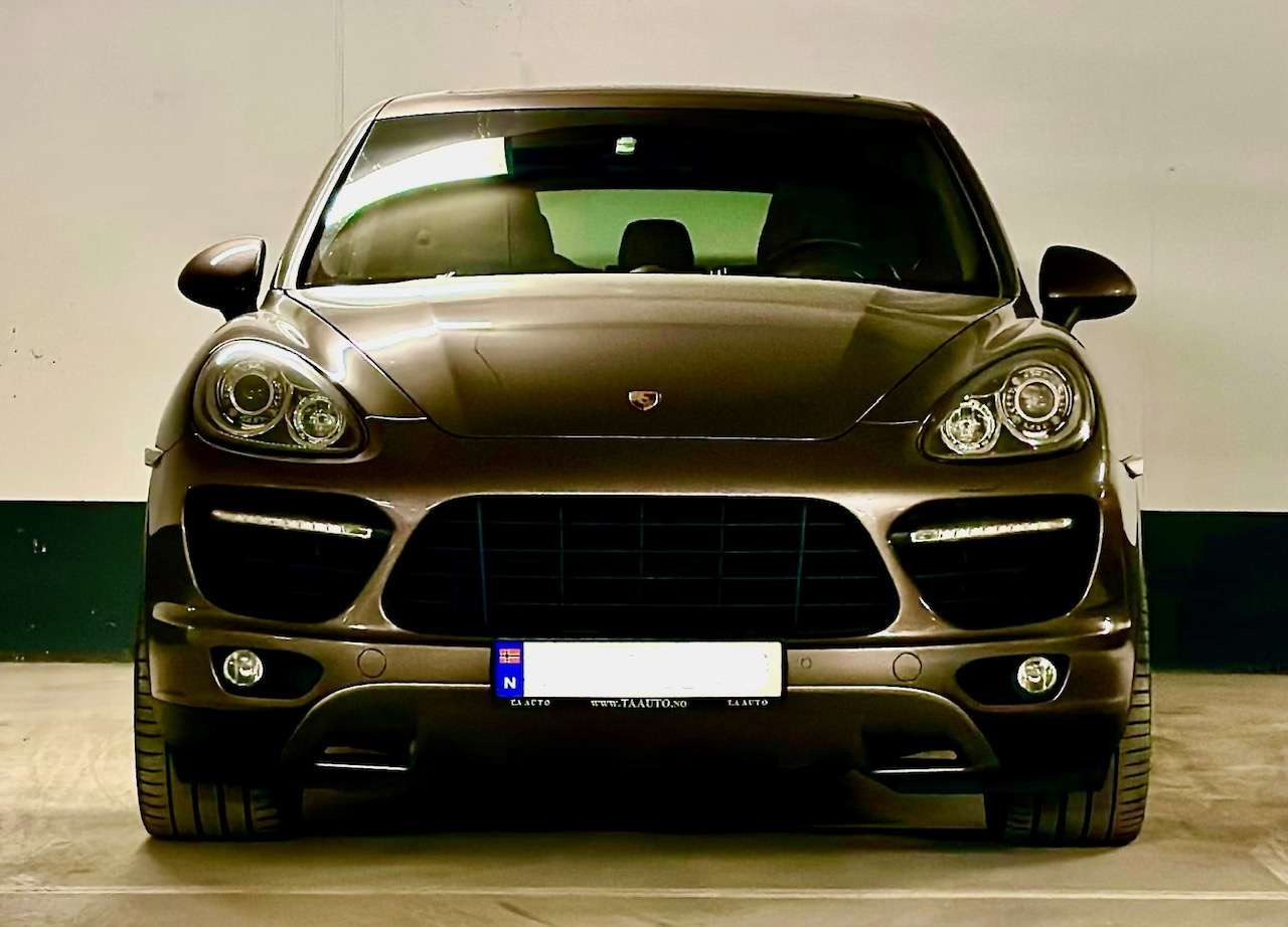 Легковой автомобиль 2011 Porsche Cayenne Turbo V8 500hk BOSE 18-VEIS H.FESTE PANO LUFT+++: фото 1