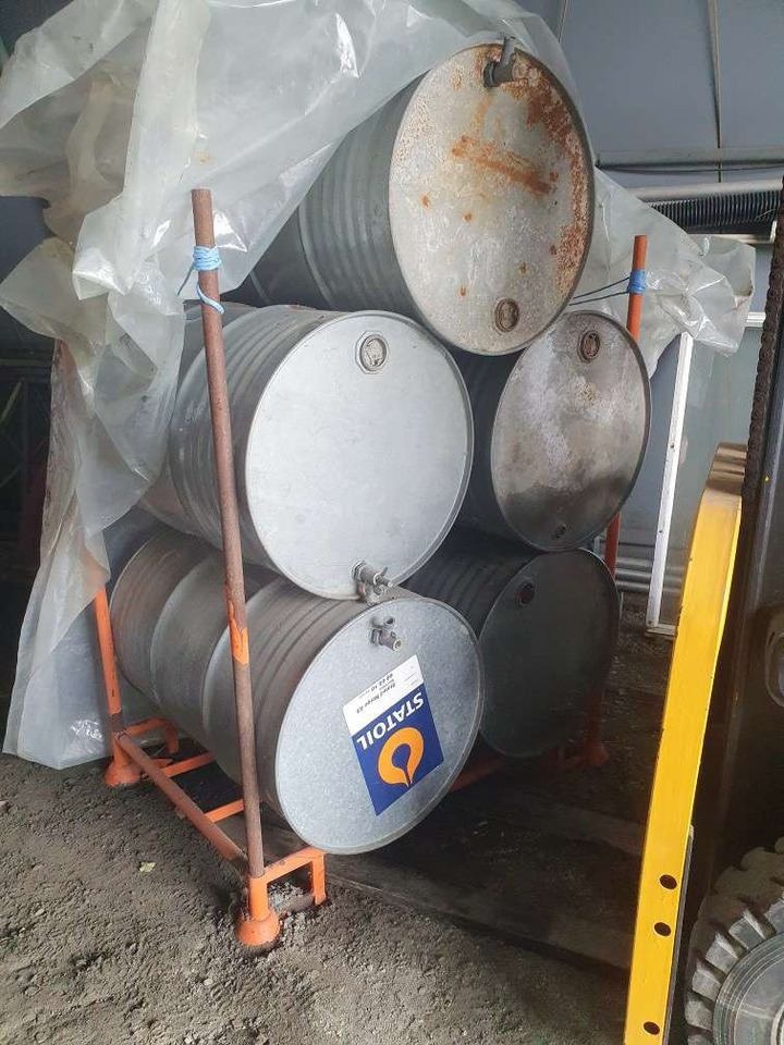 5 stk tank 200l - Инструмент/ Оборудование: фото 1 5 stk tank 200l - Инструмент/ Оборудование: фото 1