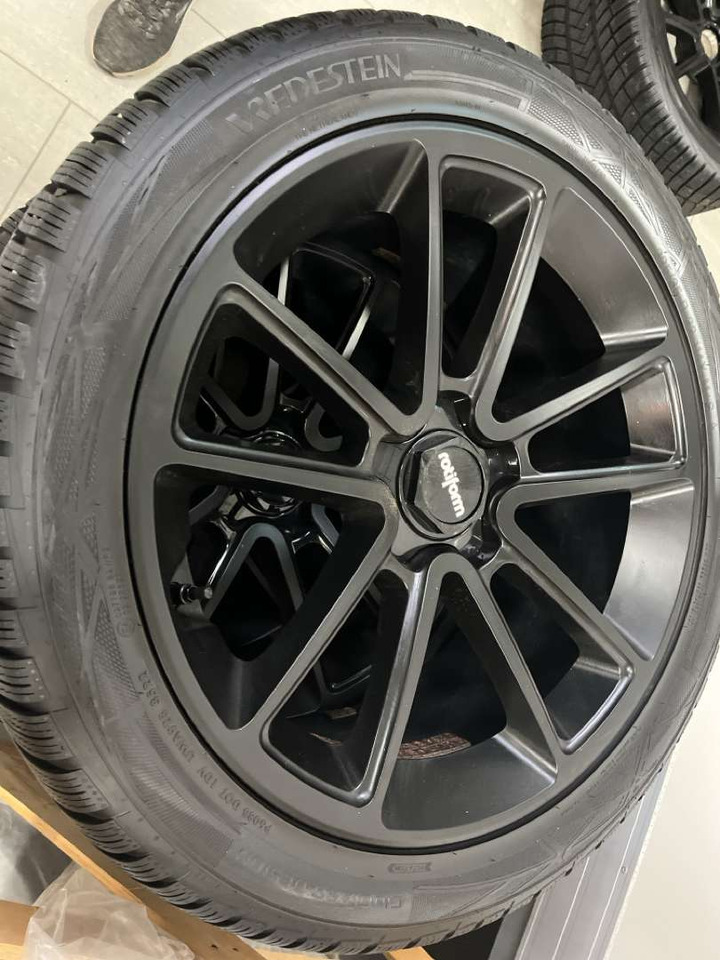 Eksklusive dekk og felger til Mercedes G-Class (G-Wagon) - Инструмент/ Оборудование: фото 1 Eksklusive dekk og felger til Mercedes G-Class (G-Wagon) - Инструмент/ Оборудование: фото 1