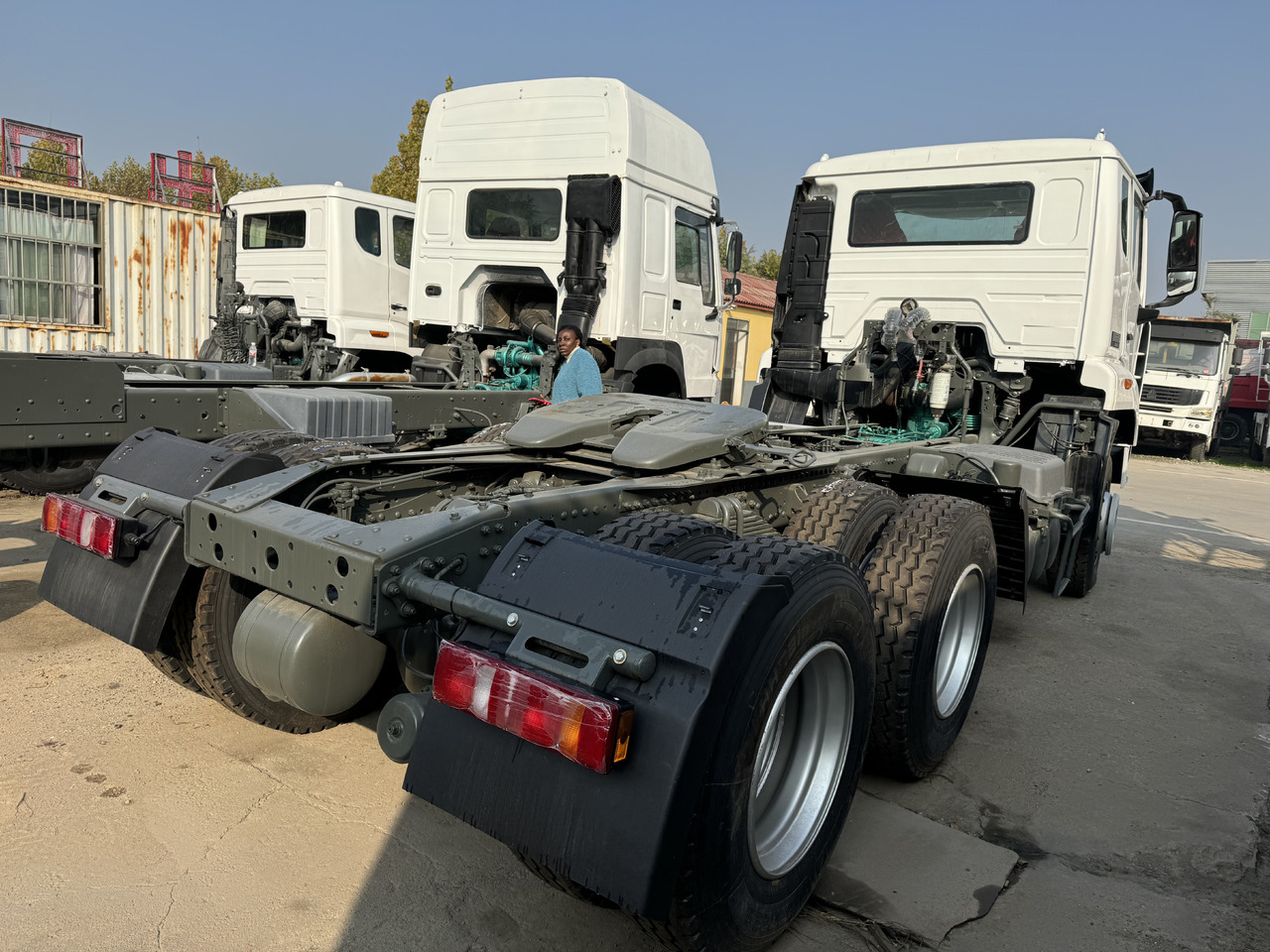 SINOTRUCK HOWO - Тягач: фото 3 SINOTRUCK HOWO - Тягач: фото 3