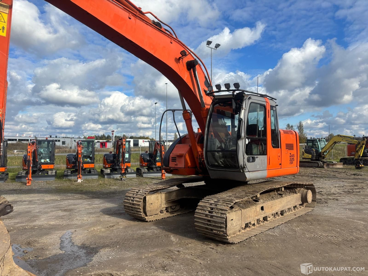 Hitachi ZX 225 USR lc kaivinkone, Lieto - Гусеничный экскаватор: фото 4 Hitachi ZX 225 USR lc kaivinkone, Lieto - Гусеничный экскаватор: фото 4