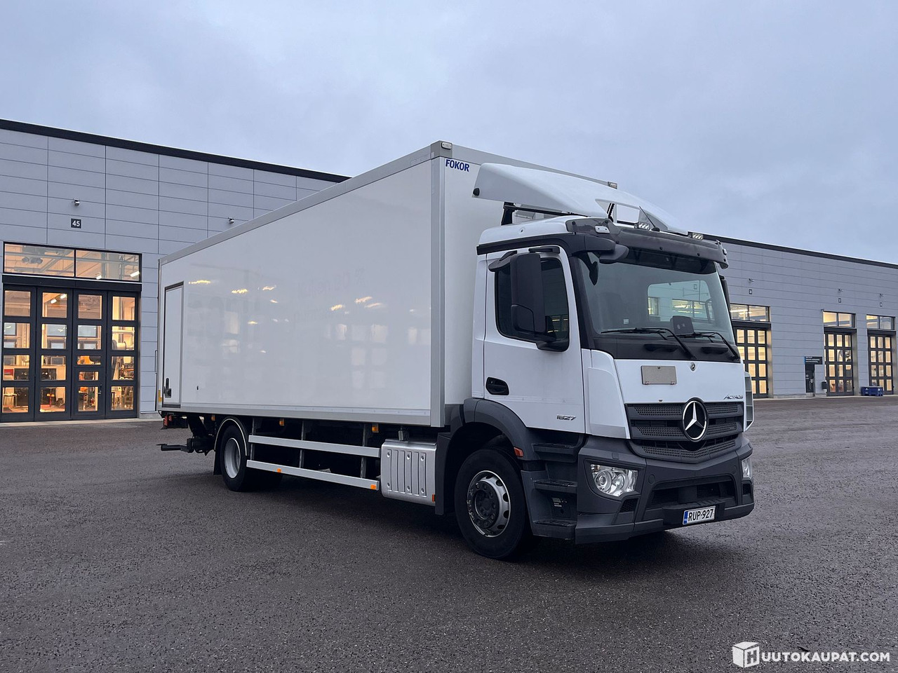 Mercedes-Benz Actros 1827, truck, full-side opening, 2022, Vantaa - Грузовик с закрытым кузовом: фото 4 Mercedes-Benz Actros 1827, truck, full-side opening, 2022, Vantaa - Грузовик с закрытым кузовом: фото 4