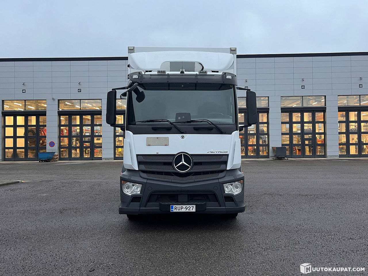 Mercedes-Benz Actros 1827, truck, full-side opening, 2022, Vantaa - Грузовик с закрытым кузовом: фото 2 Mercedes-Benz Actros 1827, truck, full-side opening, 2022, Vantaa - Грузовик с закрытым кузовом: фото 2