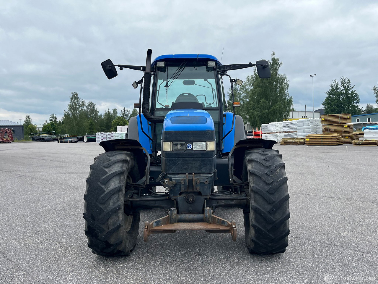 New Holland TM155, traktori etunostolaitteeella, 2004,, Salo - Сельскохозяйственная техника: фото 2 New Holland TM155, traktori etunostolaitteeella, 2004,, Salo - Сельскохозяйственная техника: фото 2