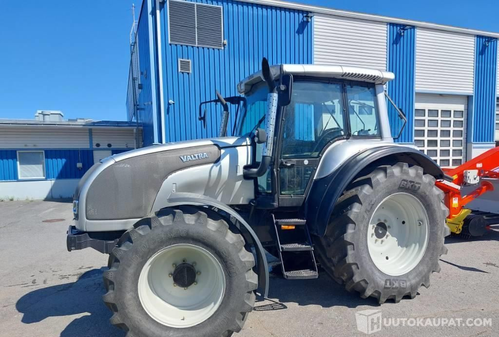 Valtra M 120 E, VAIN 2932 h, Okraspecial, 2004, Kokkola - Сельскохозяйственная техника: фото 1 Valtra M 120 E, VAIN 2932 h, Okraspecial, 2004, Kokkola - Сельскохозяйственная техника: фото 1
