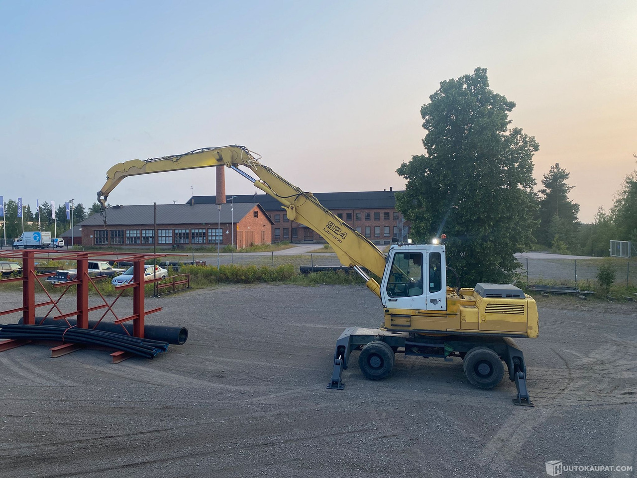 Liebherr 924, 2003, Hyvinkää - Строительная техника: фото 2 Liebherr 924, 2003, Hyvinkää - Строительная техника: фото 2