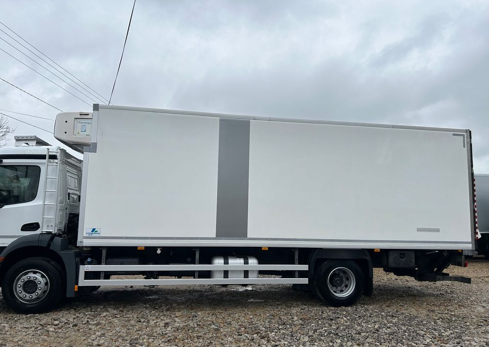 Рефрижератор Mercedes-Benz Antos 1824 CARRIER SUPRA 1150 DRZWI + winda i drzwi boczne / 7.7m / z Holandii / KLIMA LEKKI / Axor man Tgm T1000-R THERMO King: фото 13 Рефрижератор Mercedes-Benz Antos 1824 CARRIER SUPRA 1150 DRZWI + winda i drzwi boczne / 7.7m / z Holandii / KLIMA LEKKI / Axor man Tgm T1000-R THERMO King: фото 13