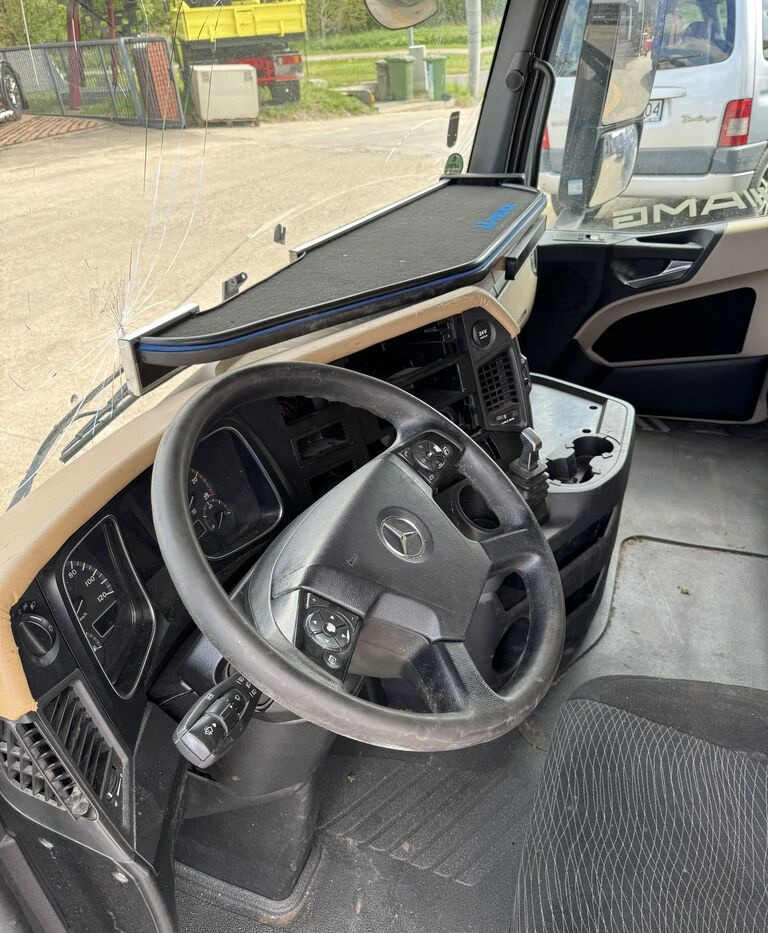 Mercedes-Benz Actros MP 4 - Кабина для Грузовиков: фото 5 Mercedes-Benz Actros MP 4 - Кабина для Грузовиков: фото 5