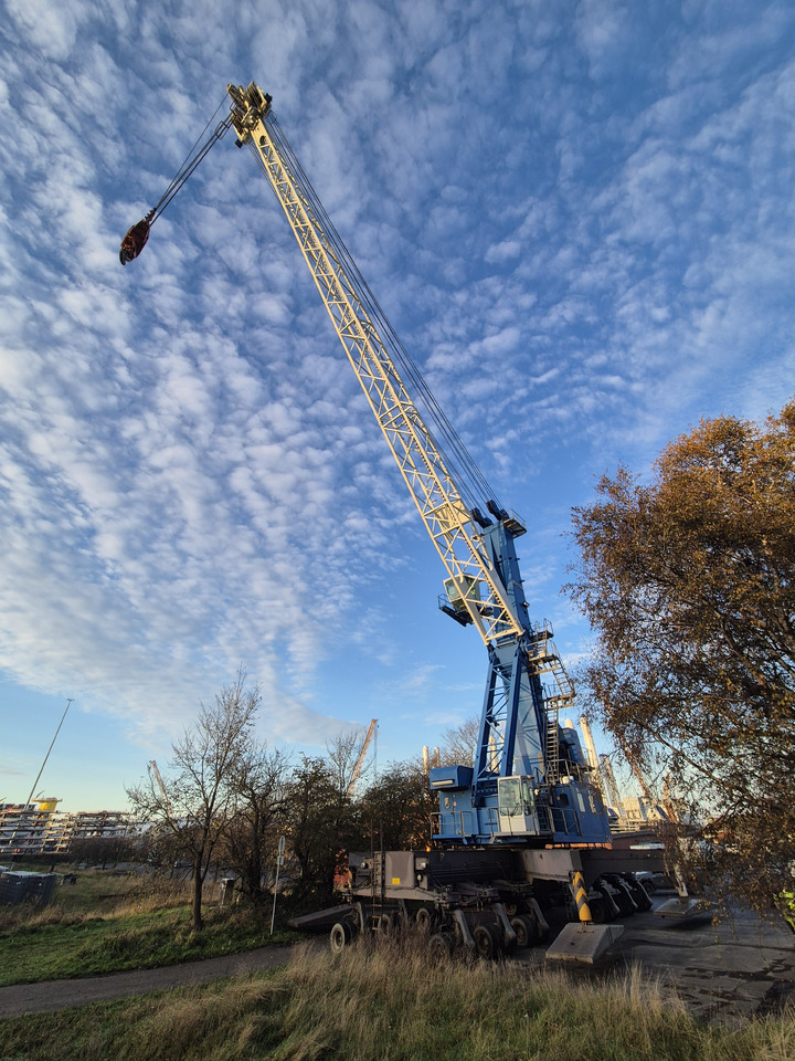 Liebherr LHM250 - Портовая техника: фото 2 Liebherr LHM250 - Портовая техника: фото 2