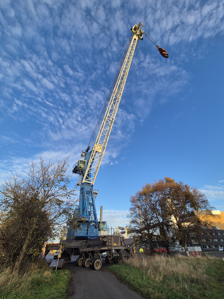 Liebherr LHM250 - Портовая техника: фото 3 Liebherr LHM250 - Портовая техника: фото 3