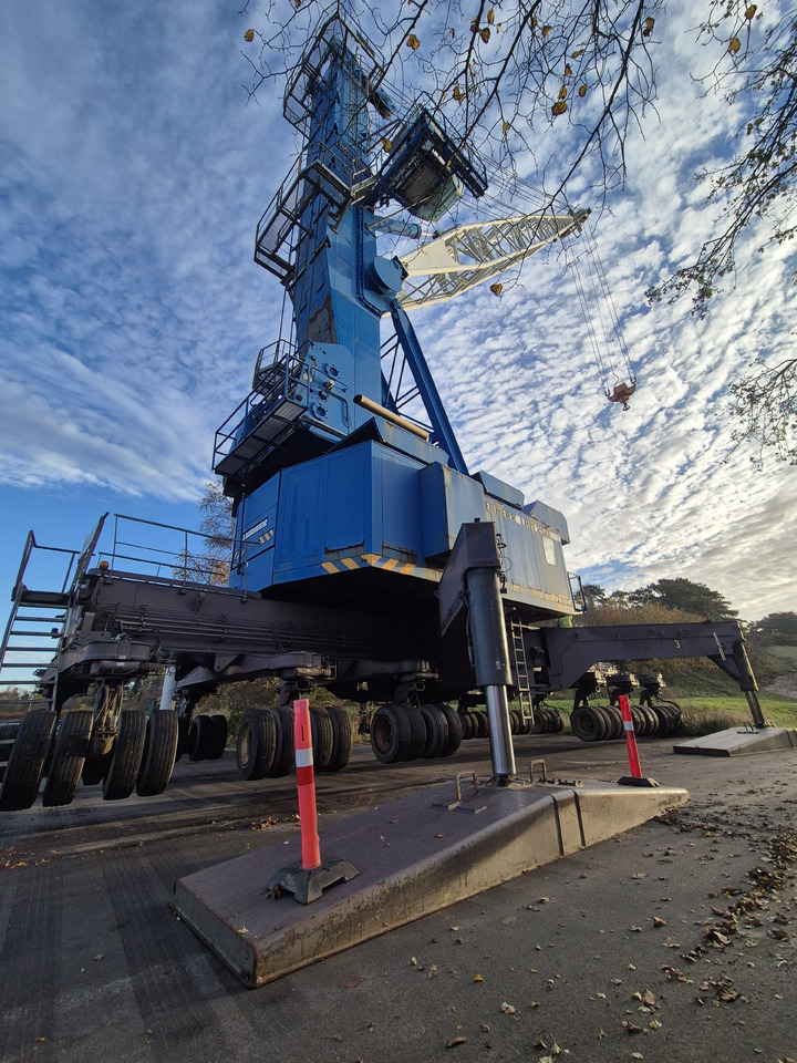 Liebherr LHM250 - Портовая техника: фото 5 Liebherr LHM250 - Портовая техника: фото 5