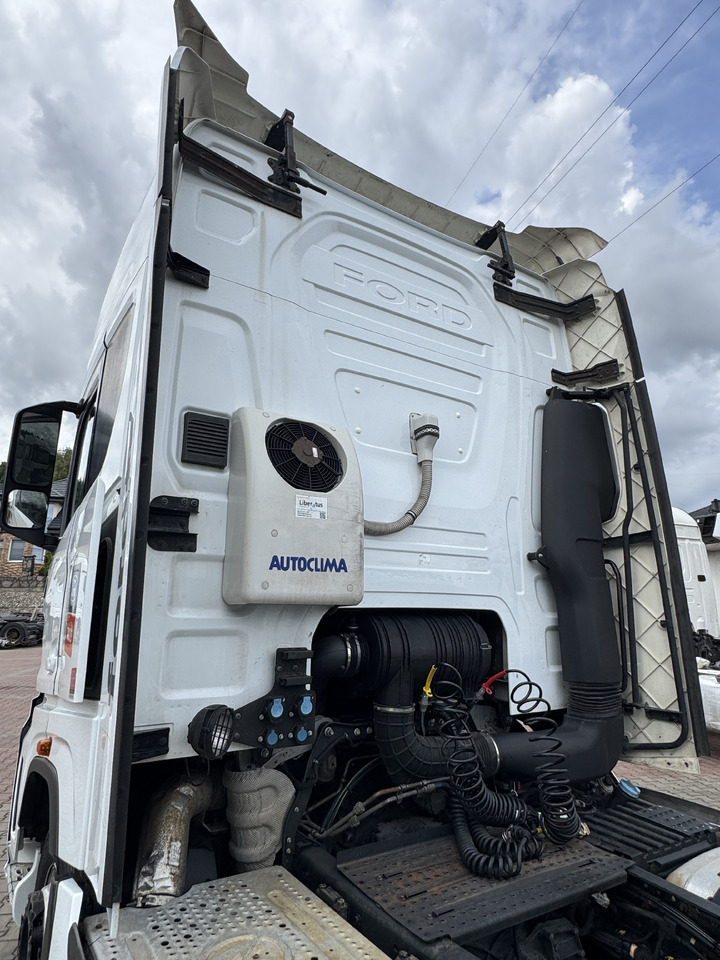 FORD F-MAX TRUCKS 500 - Кабина: фото 5 FORD F-MAX TRUCKS 500 - Кабина: фото 5