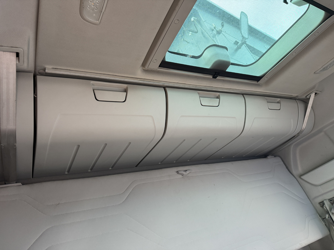 Ford F-Max 500 - Кабина и интерьер: фото 1 Ford F-Max 500 - Кабина и интерьер: фото 1