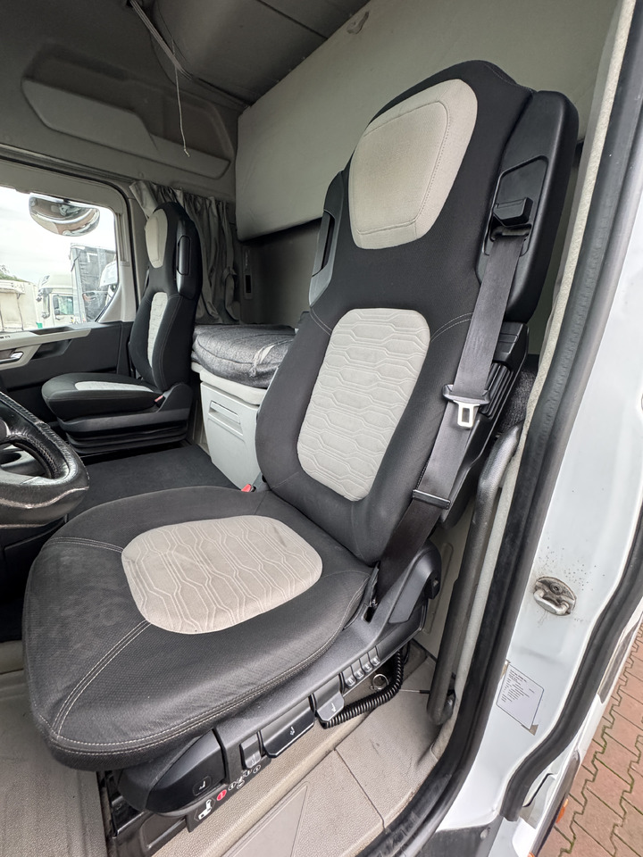 Ford F-Max 500 - Кабина и интерьер: фото 2 Ford F-Max 500 - Кабина и интерьер: фото 2