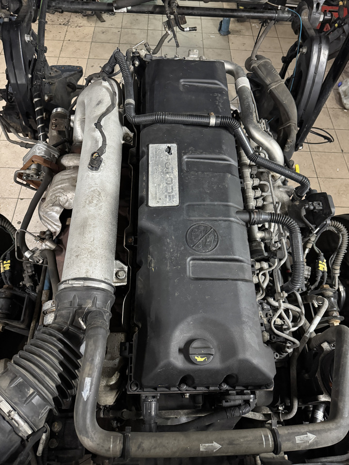 Ford F-Max - Двигатель: фото 1 Ford F-Max - Двигатель: фото 1