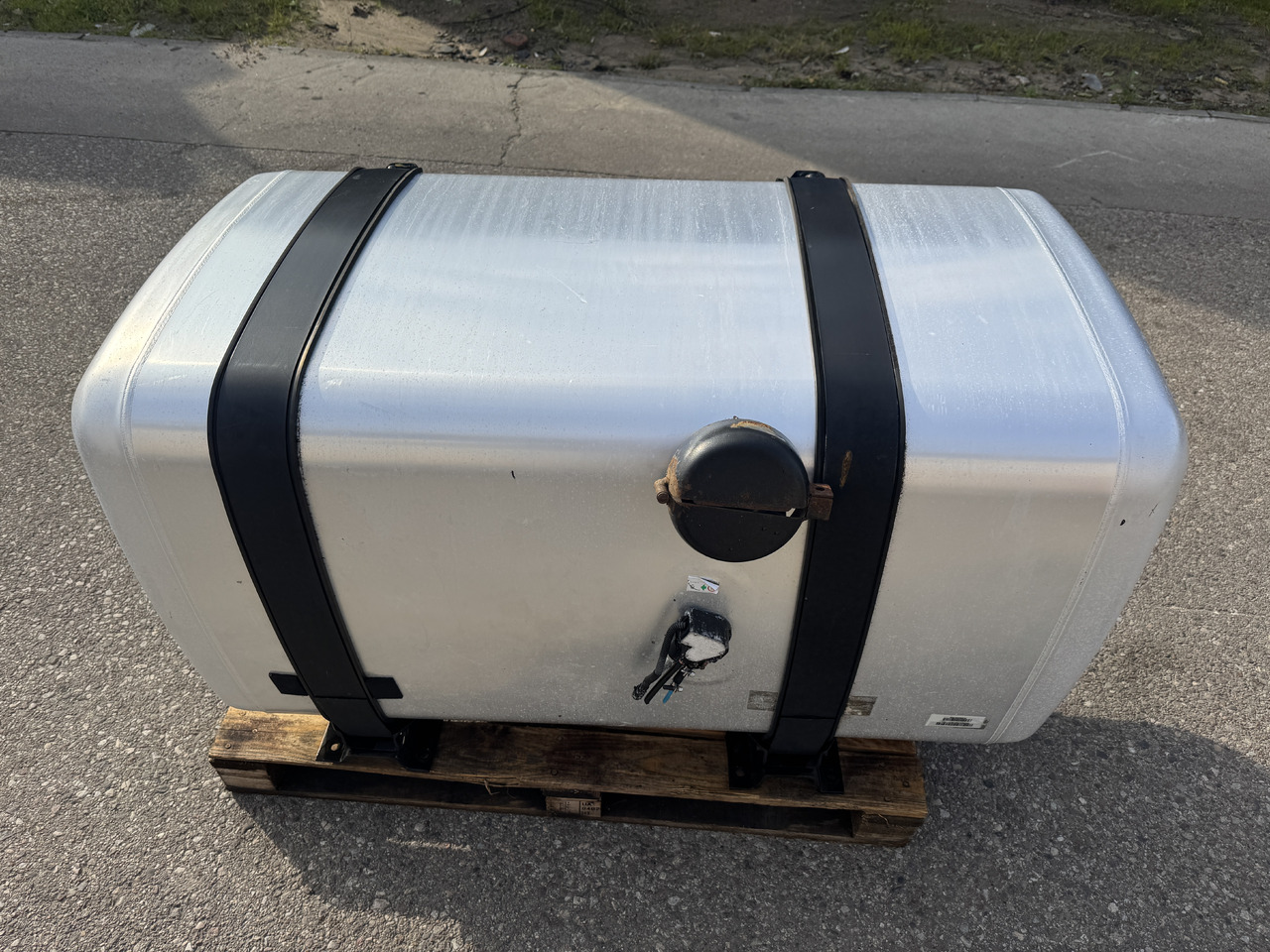 Ford F-Max - Топливный бак: фото 2 Ford F-Max - Топливный бак: фото 2