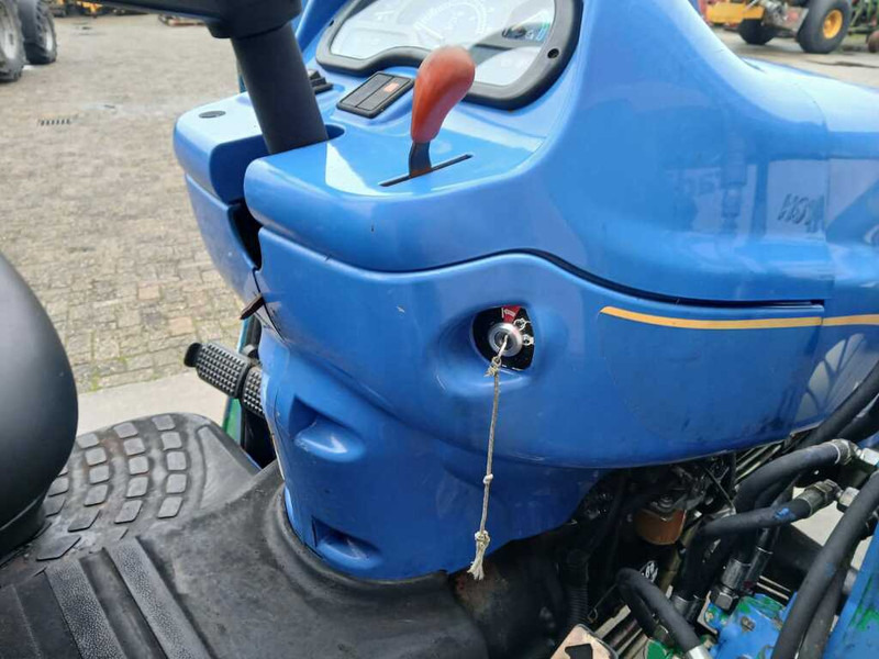 New Holland TC 40 - Трактор: фото 3 New Holland TC 40 - Трактор: фото 3