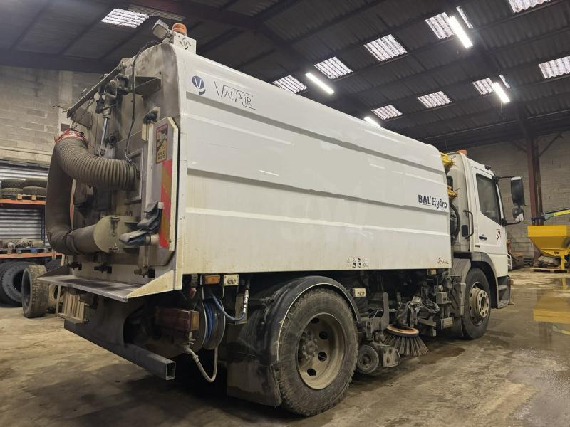 Mercedes Atego 1524 - Подметально-уборочная машина: фото 2 Mercedes Atego 1524 - Подметально-уборочная машина: фото 2