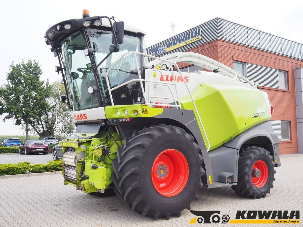 Claas Jaguar 850 4WD - Кормоуборочный комбайн: фото 1 Claas Jaguar 850 4WD - Кормоуборочный комбайн: фото 1
