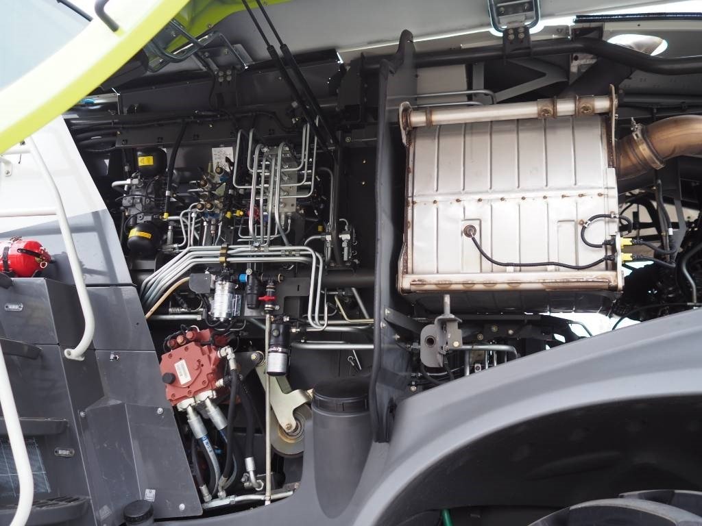 Кормоуборочный комбайн Claas Jaguar 950 4x4 + Orbis 750: фото 9 Кормоуборочный комбайн Claas Jaguar 950 4x4 + Orbis 750: фото 9