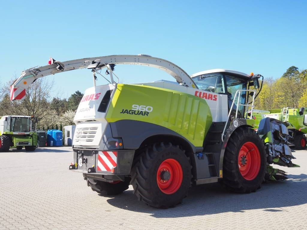Claas Jaguar 960 4WD + Orbis 600 SD - Кормоуборочный комбайн: фото 3 Claas Jaguar 960 4WD + Orbis 600 SD - Кормоуборочный комбайн: фото 3