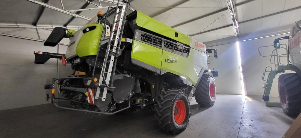 Claas Lexion 7500 + V930 - Зерноуборочный комбайн: фото 4 Claas Lexion 7500 + V930 - Зерноуборочный комбайн: фото 4