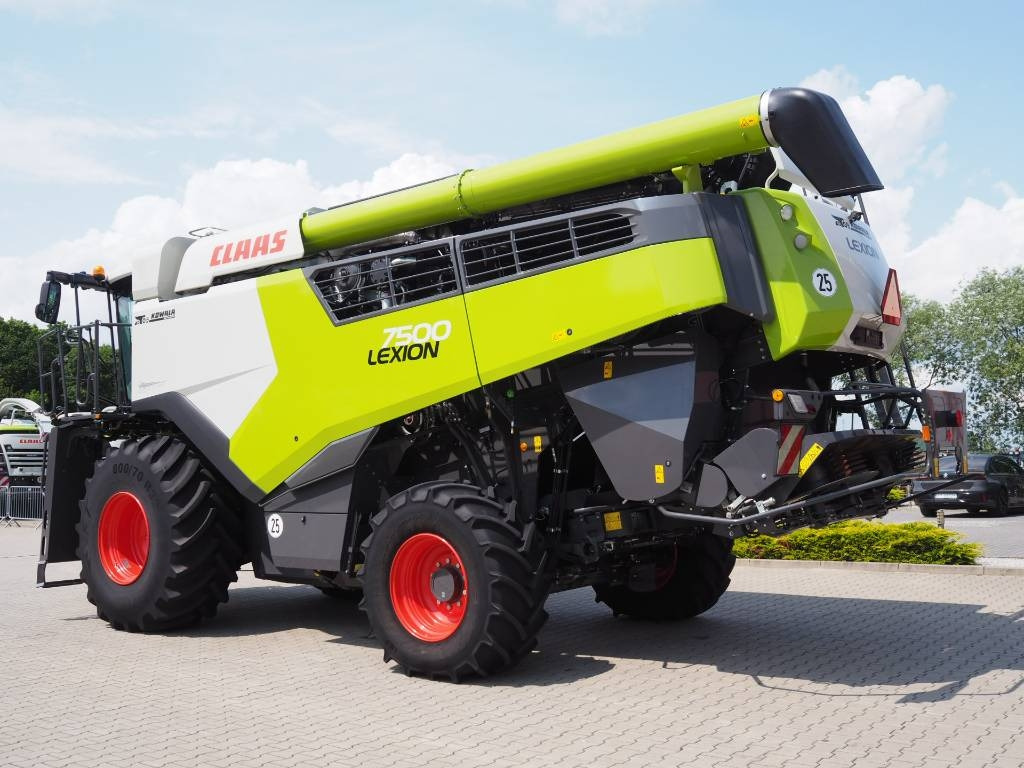 Claas Lexion 7500 + V930 - Зерноуборочный комбайн: фото 2 Claas Lexion 7500 + V930 - Зерноуборочный комбайн: фото 2
