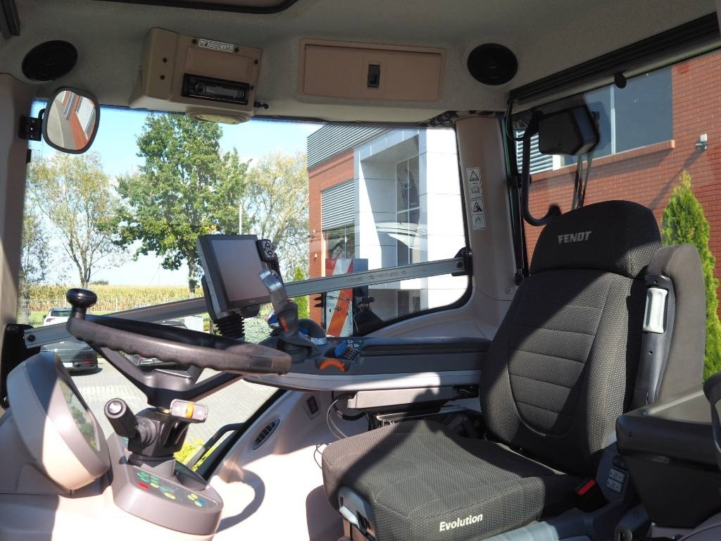 Fendt 824 Vario S4 ProfiPlus, GPS - Трактор: фото 5 Fendt 824 Vario S4 ProfiPlus, GPS - Трактор: фото 5