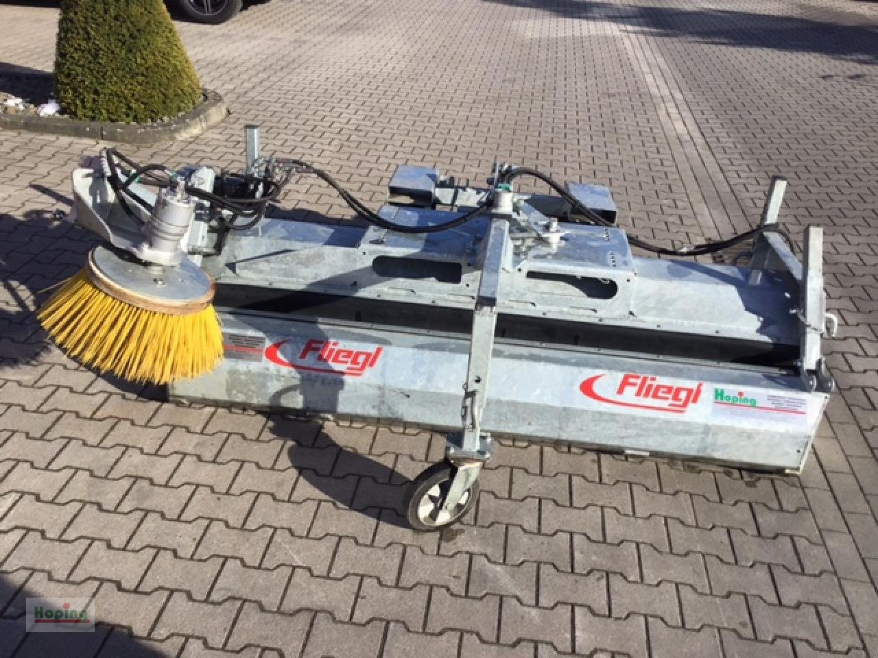 Fliegl 2300mm/Atlas SW - Щетка: фото 1 Fliegl 2300mm/Atlas SW - Щетка: фото 1