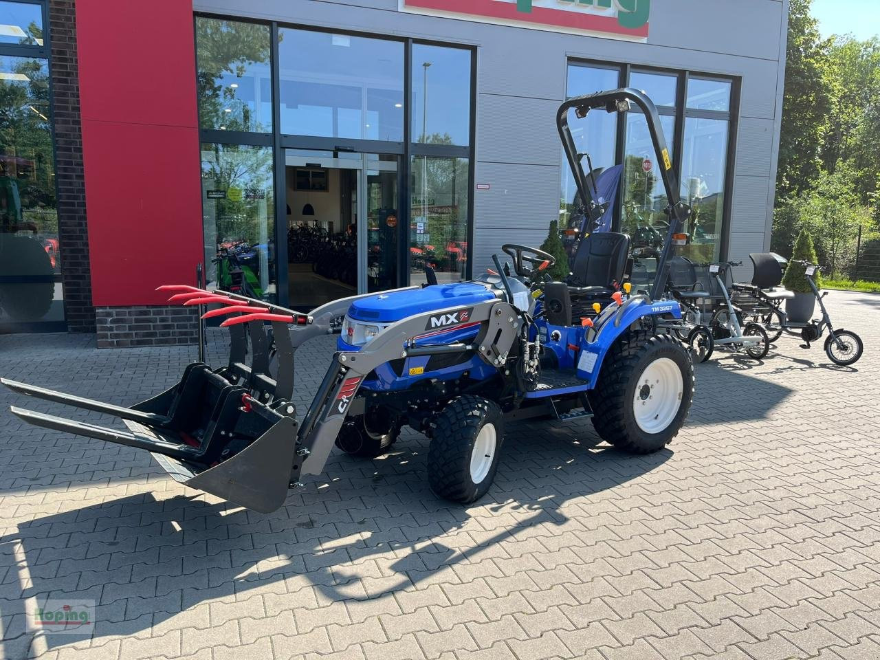 Iseki TM3267 AL - Коммунальный трактор: фото 1 Iseki TM3267 AL - Коммунальный трактор: фото 1