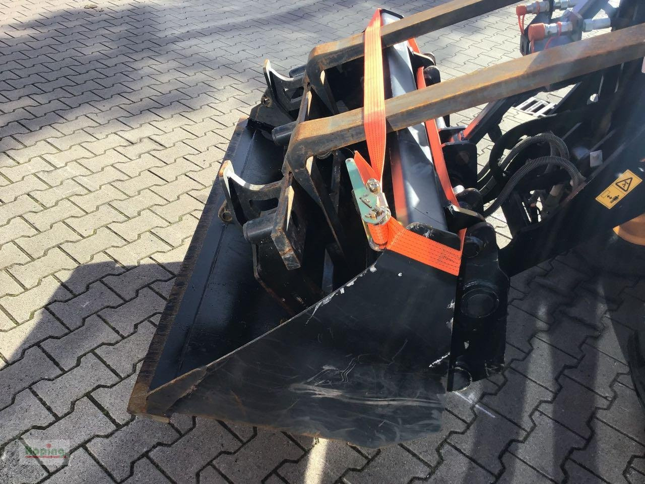 Компактный фронтальный погрузчик JCB 403 PLUS: фото 11