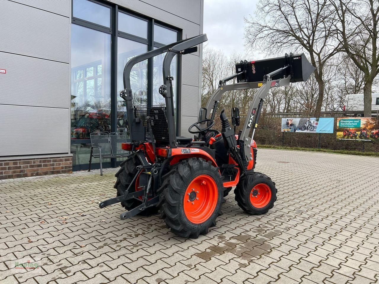Kubota B1 181 - Коммунальный трактор: фото 3 Kubota B1 181 - Коммунальный трактор: фото 3