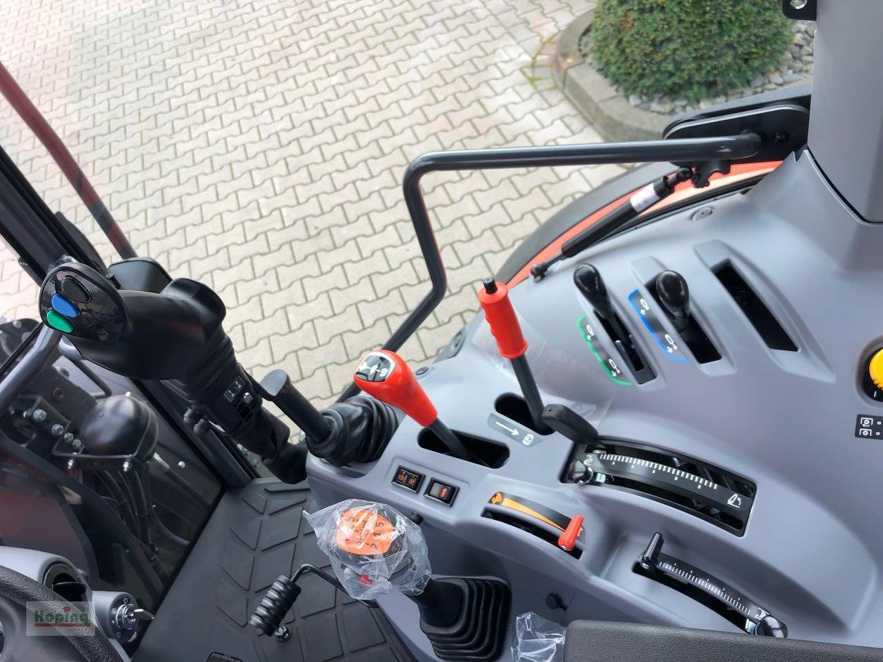Трактор Kubota M4073 Cab: фото 8