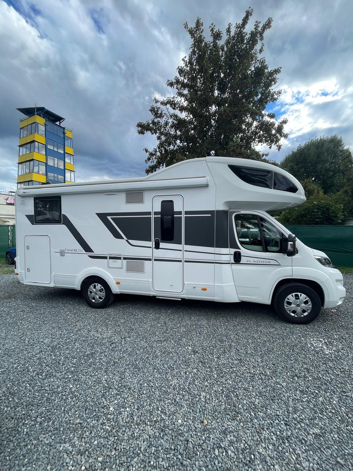 ADRIA Coral XL 670 - Альковный автодом: фото 5 ADRIA Coral XL 670 - Альковный автодом: фото 5