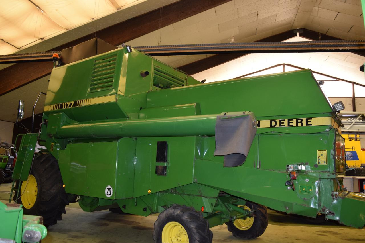 Зерноуборочный комбайн John Deere 1177: фото 6