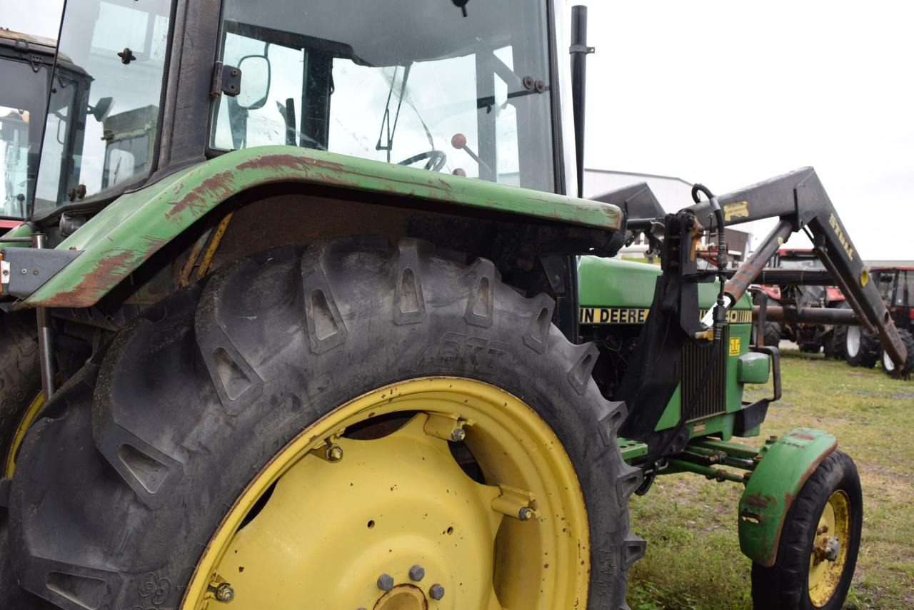 John Deere 1640 - Трактор: фото 4 John Deere 1640 - Трактор: фото 4