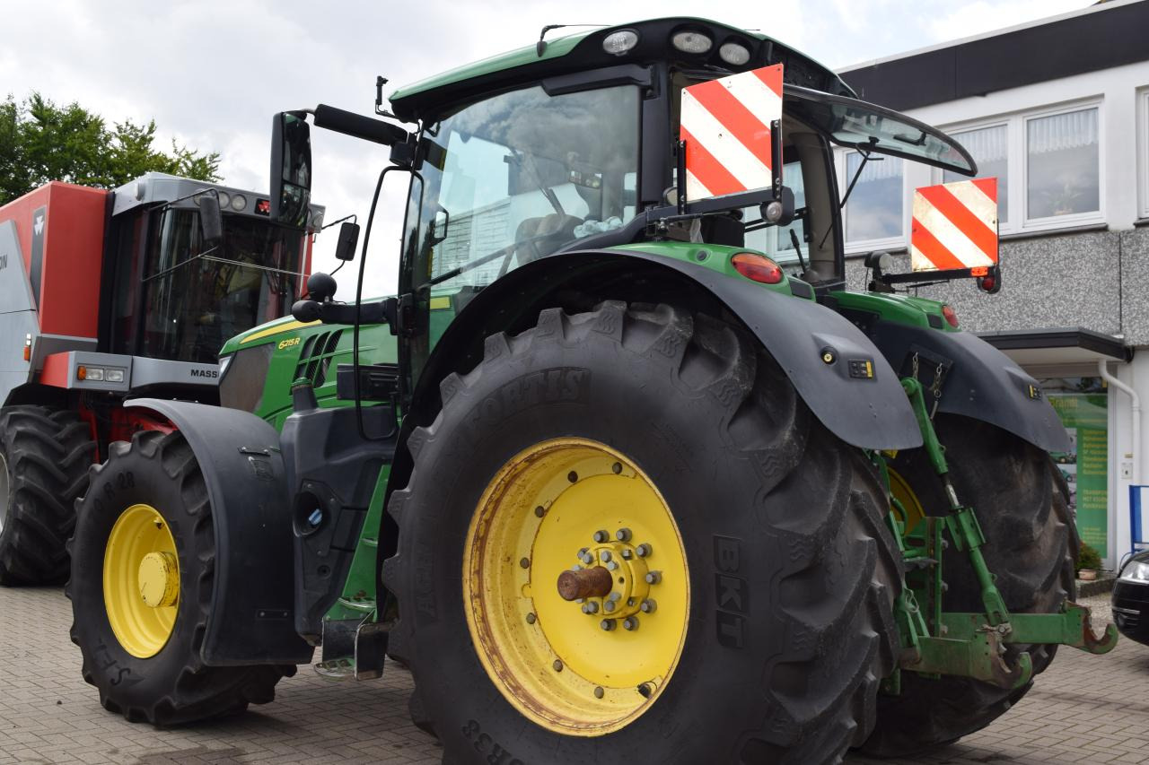 John Deere 6215 R - Трактор: фото 5 John Deere 6215 R - Трактор: фото 5