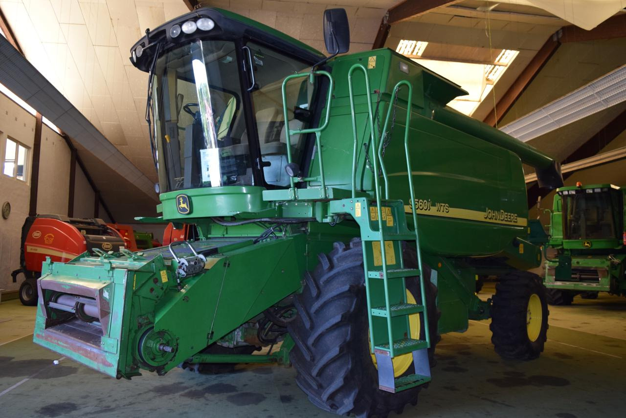 John Deere 9560 i WTS - Зерноуборочный комбайн: фото 4 John Deere 9560 i WTS - Зерноуборочный комбайн: фото 4