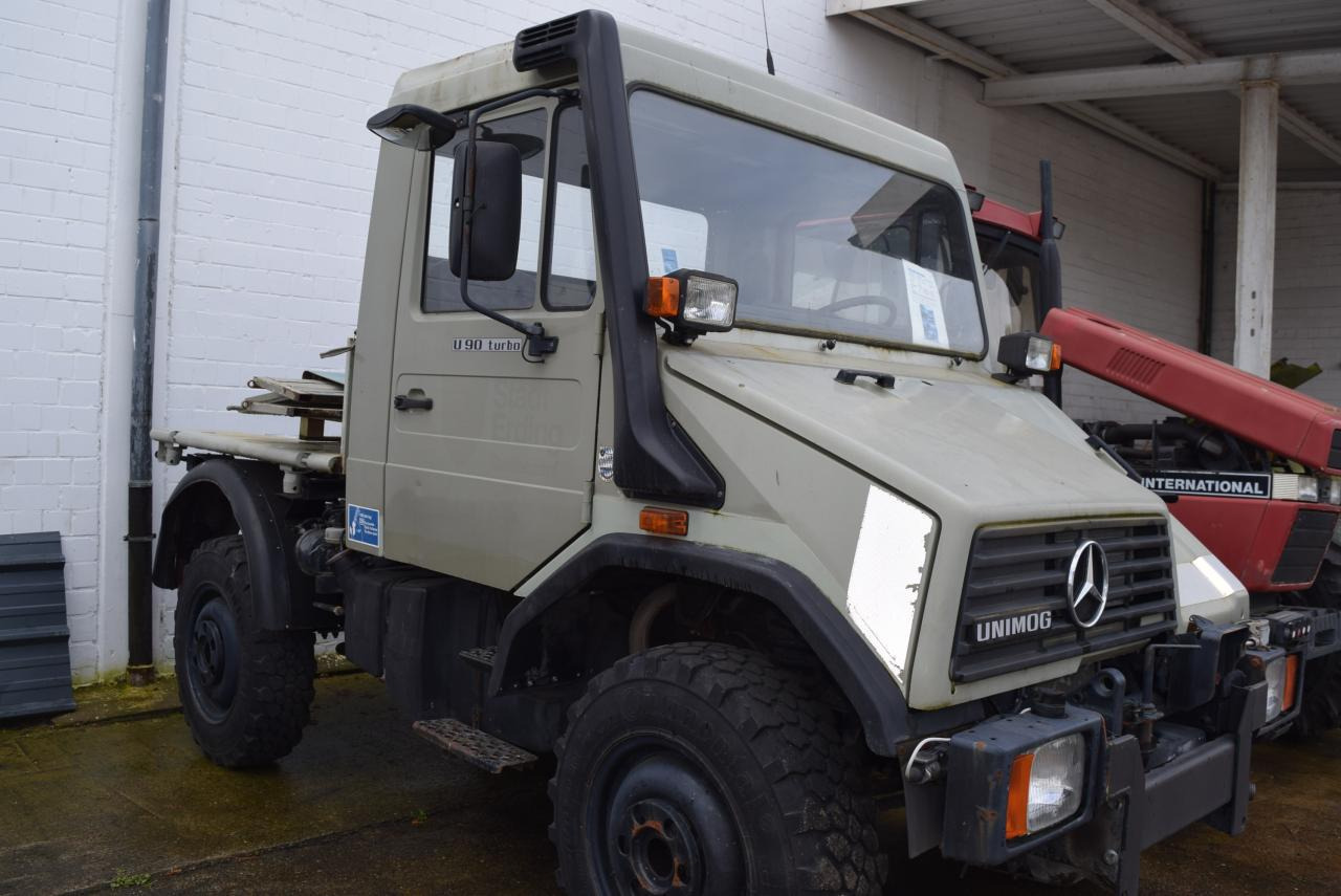 Mercedes-Benz Unimog U 90 - Коммунальная/ Специальная техника: фото 2 Mercedes-Benz Unimog U 90 - Коммунальная/ Специальная техника: фото 2