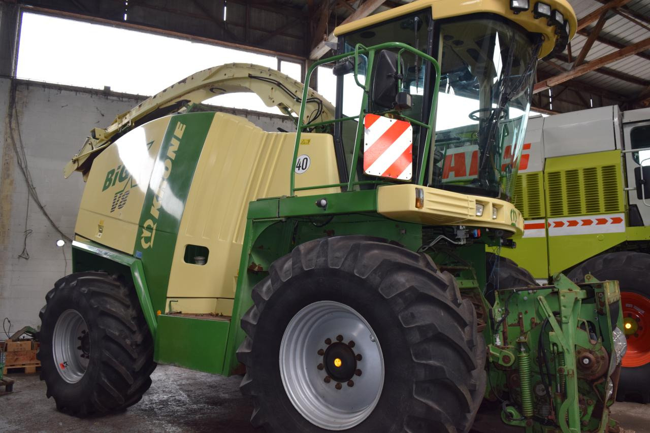 Krone Big X V8 - Кормоуборочный комбайн: фото 1 Krone Big X V8 - Кормоуборочный комбайн: фото 1