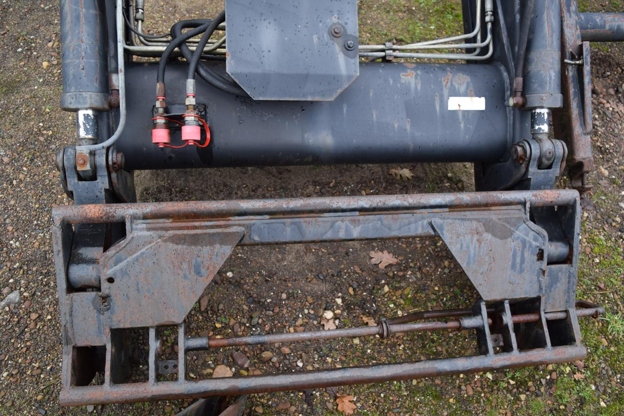 Stoll Robust F71 - Фронтальный погрузчик для трактора: фото 2 Stoll Robust F71 - Фронтальный погрузчик для трактора: фото 2