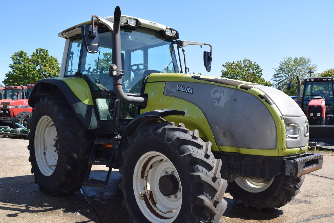 Valtra T120 - Трактор: фото 1 Valtra T120 - Трактор: фото 1