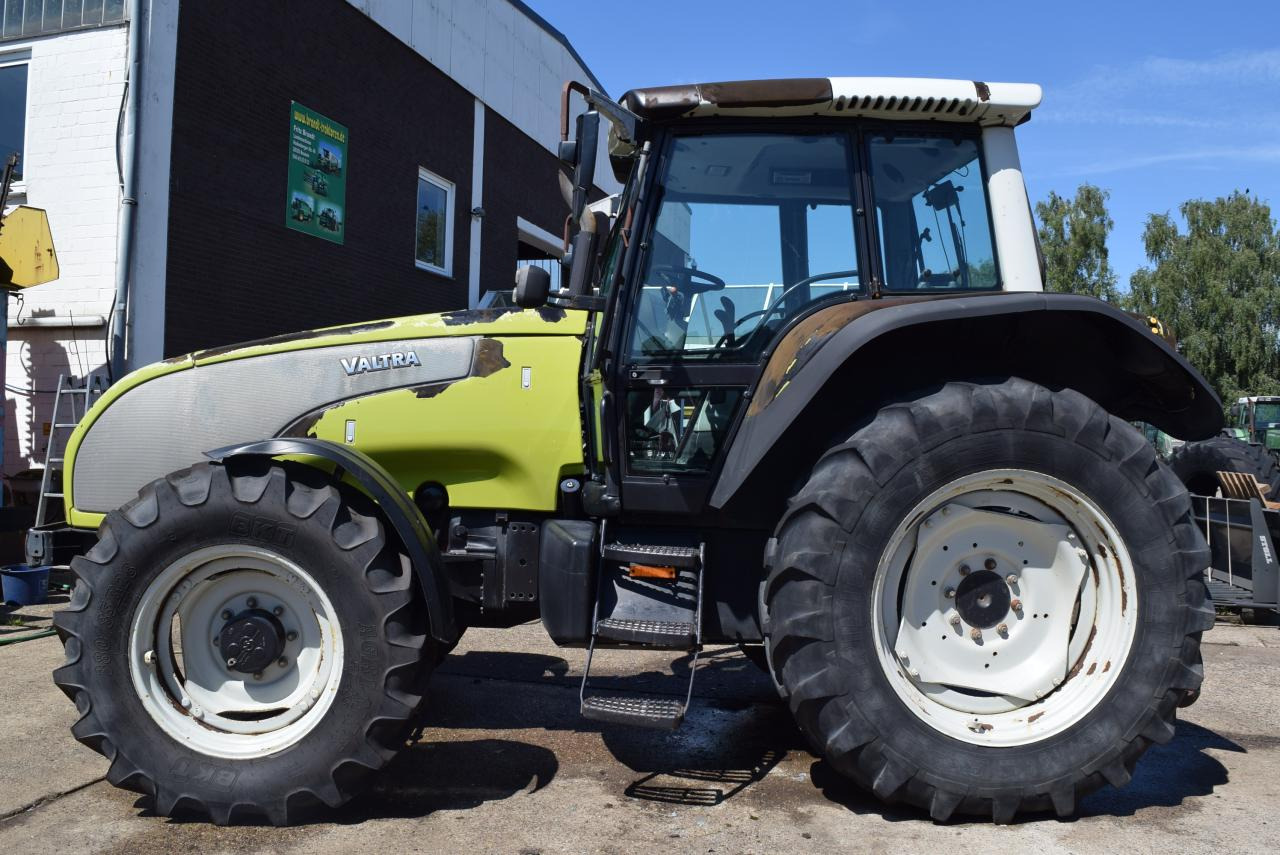 Valtra T120 - Трактор: фото 3 Valtra T120 - Трактор: фото 3